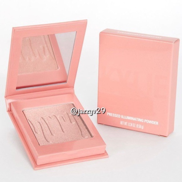 🍓Kylie Jenner Pressed Illuminating Powder🍓